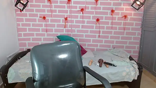 emy 0 online show from February 20, 2025, 11:10 pm