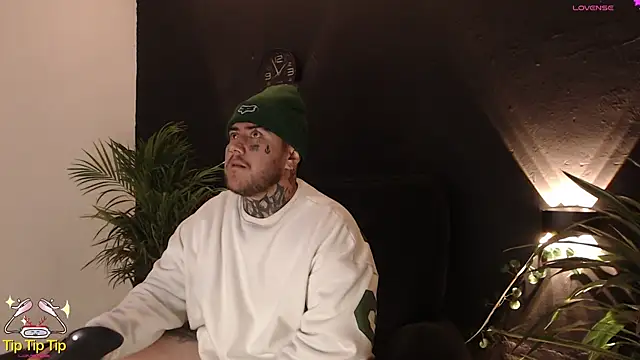 Snapshot of Ash_gusbig chatting on February 1, 2025, 2:58 am Ash gusbig online show from February 1, 2025, 2:58 am