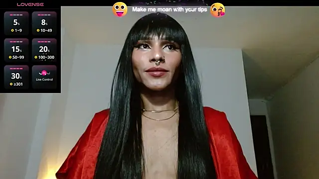 carolinemiller7 online show from December 13, 2024, 7:15 am