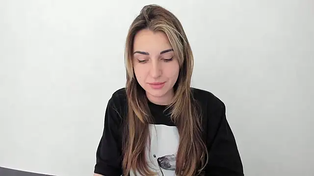 Summmmersky online show from March 15, 2025, 4:43 pm