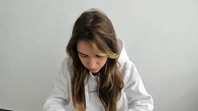 Summmmersky online show from March 17, 2025, 8:18 am