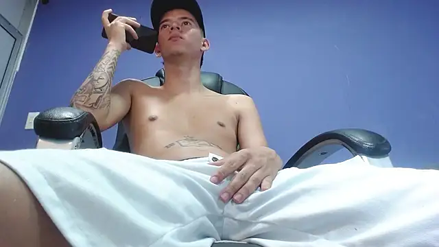 FrannBoy online show from March 3, 2025, 8:11 pm