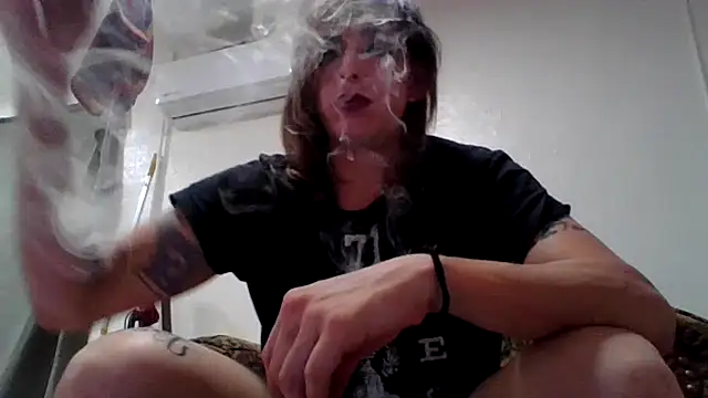 Snapshot of Turning2Jade chatting on October 25, 2025, 1:46 am Turning2Jade online show from October 25, 2025, 1:46 am