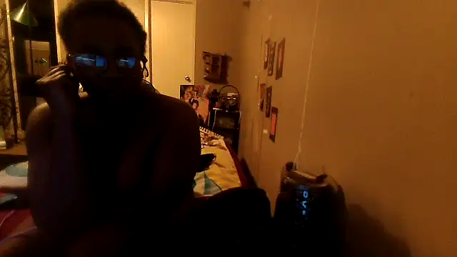 Snapshot of EbonyFetishQueen chatting on March 6, 2026, 4:53 am EbonyFetishQueen online show from March 6, 2026, 4:53 am
