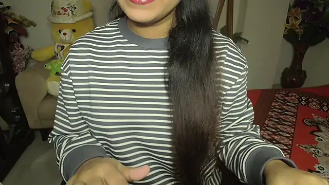 Most-Beautiful-Queen online show from December 23, 2024, 6:16 pm