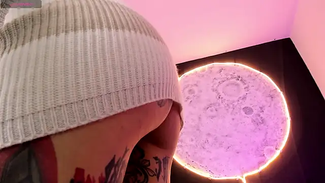 Snapshot of GinebraaFox_ chatting on March 1, 2025, 4:44 pm GinebraaFox online show from March 1, 2025, 4:44 pm