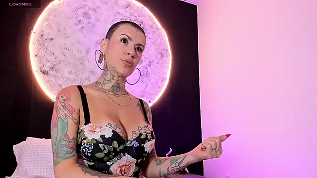 Snapshot of GinebraaFox_ chatting on March 6, 2025, 2:29 pm GinebraaFox online show from March 6, 2025, 2:29 pm