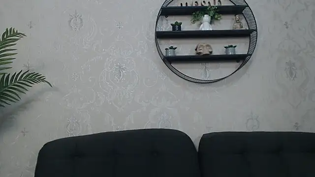 IzabelllNoir online show from November 14, 2025, 7:51 am