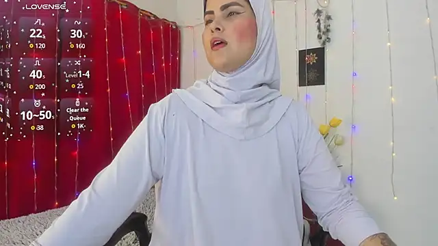 Snapshot of AishaAmin_ chatting on April 23, 2026, 12:29 pm AishaAmin online show from April 23, 2026, 12:29 pm