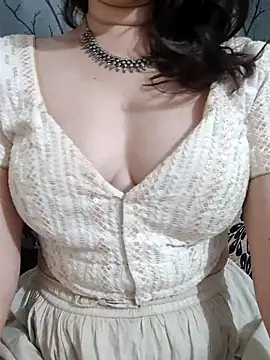 Brown Maxi online show from March 9, 2025, 7:37 pm