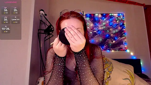 VanessaLincum online show from October 28, 2025, 7:12 am