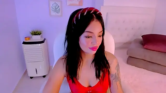 Sara LipsX online show from February 8, 2025, 6:54 am