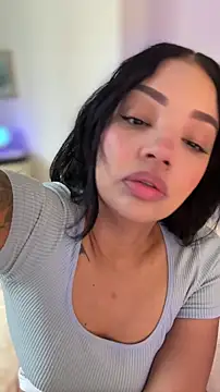 Sara LipsX online show from April 5, 2026, 9:34 pm