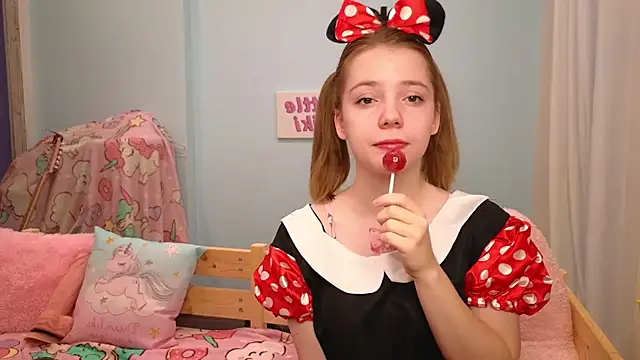 Snapshot of PrincessLittleKiki chatting on October 30, 2025, 8:05 am PrincessLittleKiki online show from October 30, 2025, 8:05 am