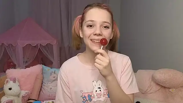 PrincessLittleKiki online show from February 14, 2026, 5:32 pm