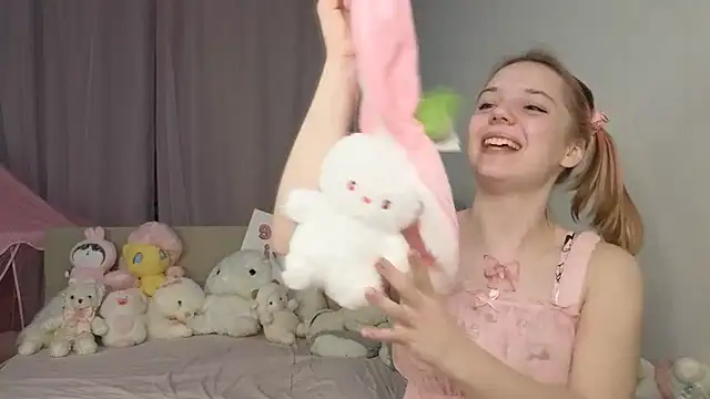 Snapshot of PrincessLittleKiki chatting on July 16, 2026, 8:04 pm PrincessLittleKiki online show from July 16, 2026, 8:04 pm