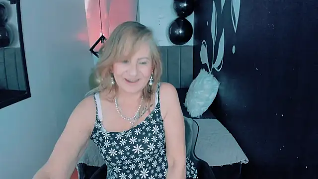 ScarletHoot  online show from December 11, 2024, 6:09 pm