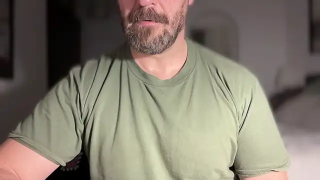 Snapshot of Mr_Beef chatting on February 10, 2026, 10:14 pm Mr Beef online show from February 10, 2026, 10:14 pm