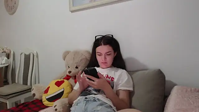  JustmeHere  online show from December 18, 2025, 7:53 pm