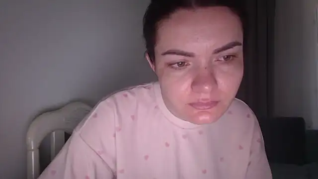  JustmeHere  online show from December 23, 2025, 7:17 am