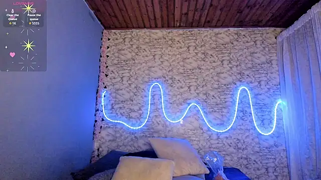 Snapshot of Morochaa-fire chatting on April 4, 2026, 11:18 am Morochaa-fire online show from April 4, 2026, 11:18 am