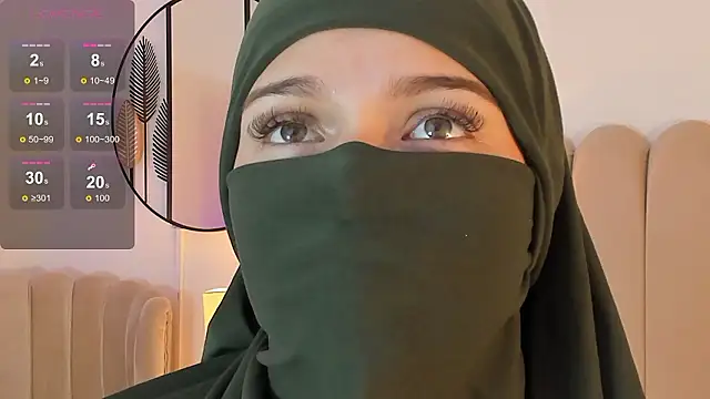 anna-henao online show from December 4, 2024, 1:31 pm