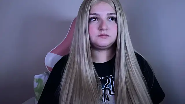 SweetPaige  online show from February 5, 2025, 10:44 pm