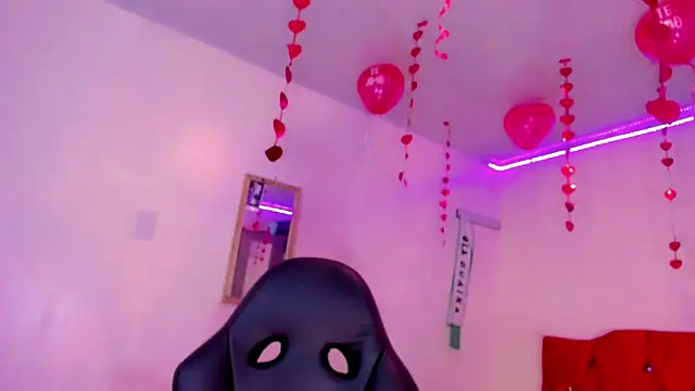 naomy  xx online show from February 21, 2025, 7:21 pm