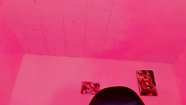 naomy  xx online show from October 3, 2025, 3:03 am