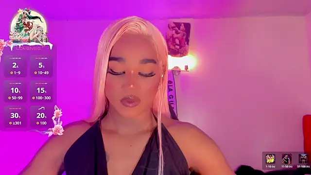 naomy  xx online show from December 17, 2025, 10:38 pm