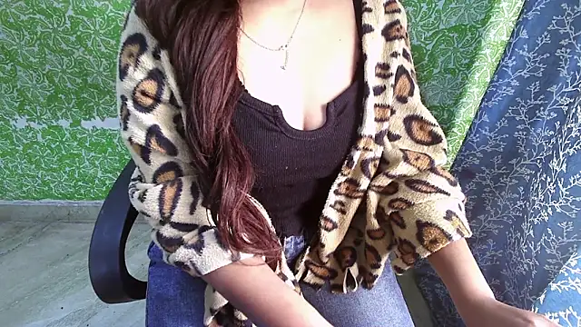  mOOn light  online show from December 4, 2025, 5:17 am