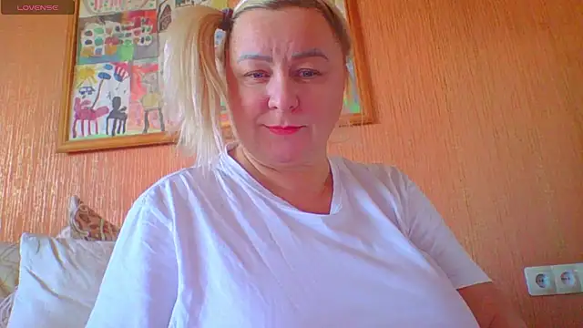 mira robinsonnn online show from October 12, 2025, 3:05 am