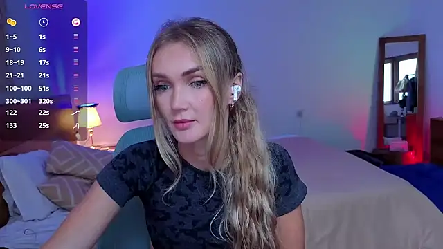 Snapshot of PrincessVS chatting on July 18, 2026, 9:24 am PrincessVS online show from July 18, 2026, 9:24 am