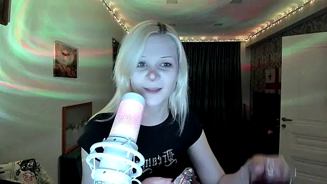 sashakiss99 online show from September 15, 2025, 5:46 pm