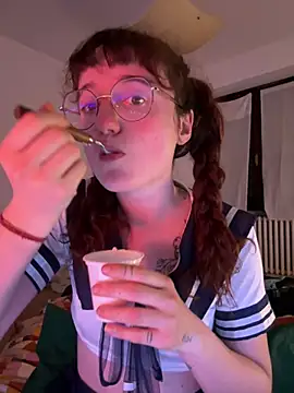  foxygirl  online show from March 15, 2025, 6:10 pm