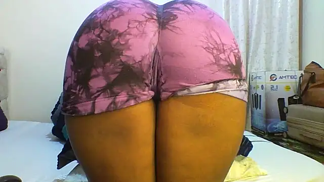 Petitiebooty online show from February 17, 2026, 6:54 am