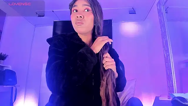 Mikeyla-Russo online show from September 10, 2025, 2:06 pm