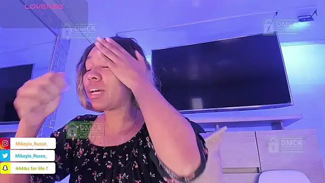 Mikeyla-Russo online show from October 1, 2025, 7:31 pm