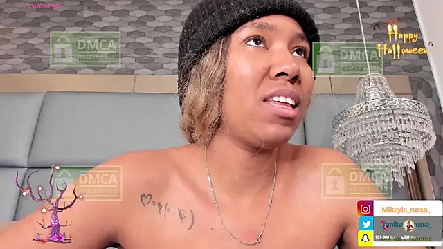 Mikeyla-Russo online show from October 16, 2025, 7:04 pm