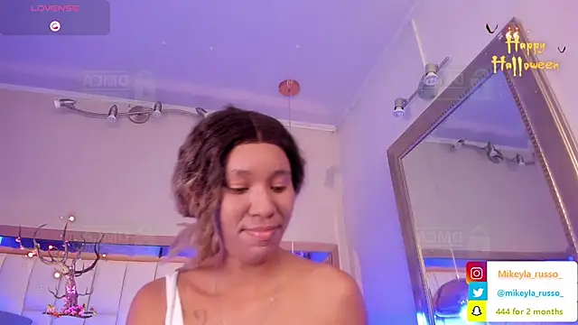 Mikeyla-Russo online show from October 23, 2025, 7:56 pm