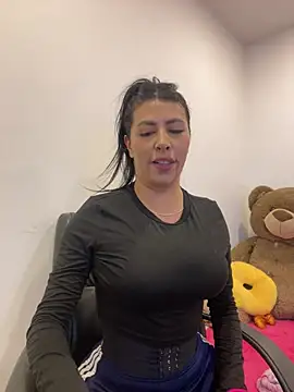 Snapshot of Alanna_atm_ chatting on June 4, 2026, 10:32 am Alanna atm online show from June 4, 2026, 10:32 am