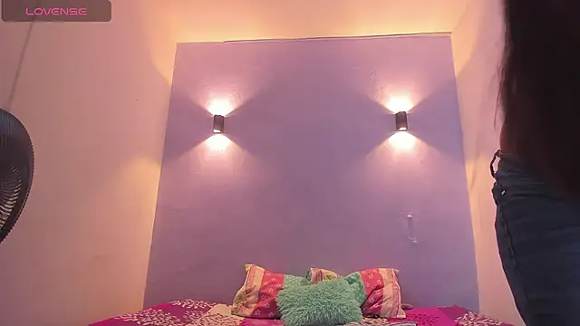 Snapshot of Sofia_Clauss_ chatting on December 12, 2024, 5:10 am Sofia Clauss online show from December 12, 2024, 5:10 am