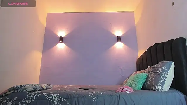 Snapshot of Sofia_Clauss_ chatting on February 12, 2025, 3:29 am Sofia Clauss online show from February 12, 2025, 3:29 am