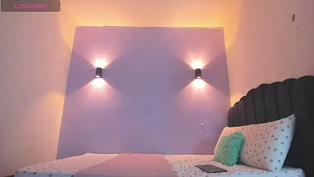 Snapshot of Sofia_Clauss_ chatting on March 4, 2025, 3:55 am Sofia Clauss online show from March 4, 2025, 3:55 am