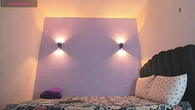 Snapshot of Sofia_Clauss_ chatting on March 12, 2025, 4:08 am Sofia Clauss online show from March 12, 2025, 4:08 am