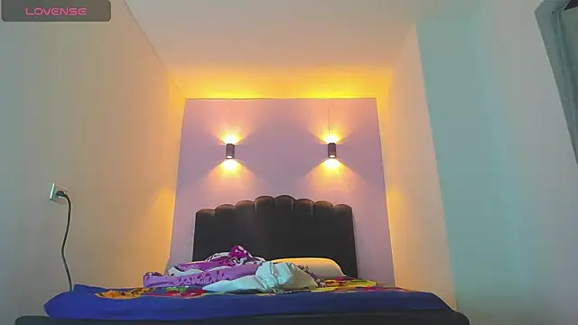 Snapshot of Sofia_Clauss_ chatting on September 16, 2025, 3:40 am Sofia Clauss online show from September 16, 2025, 3:40 am