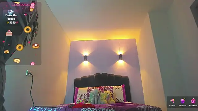 Snapshot of Sofia_Clauss_ chatting on September 17, 2025, 4:14 am Sofia Clauss online show from September 17, 2025, 4:14 am