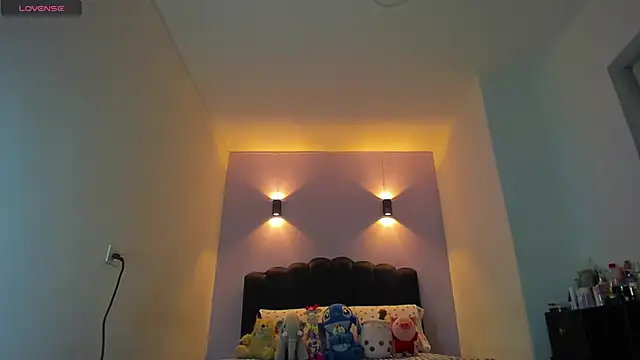 Snapshot of Sofia_Clauss_ chatting on February 13, 2026, 5:14 am Sofia Clauss online show from February 13, 2026, 5:14 am