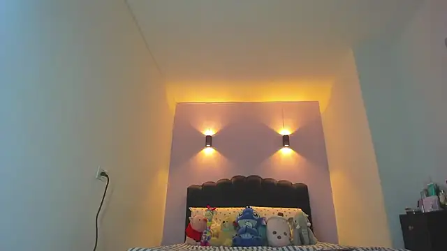 Snapshot of Sofia_Clauss_ chatting on February 17, 2026, 4:20 am Sofia Clauss online show from February 17, 2026, 4:20 am