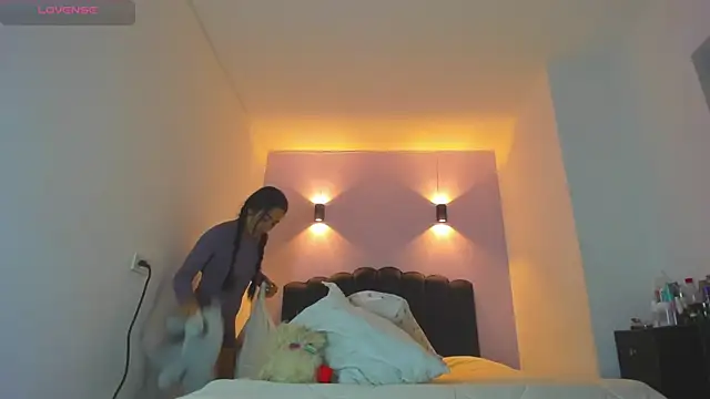 Snapshot of Sofia_Clauss_ chatting on March 2, 2026, 4:03 am Sofia Clauss online show from March 2, 2026, 4:03 am